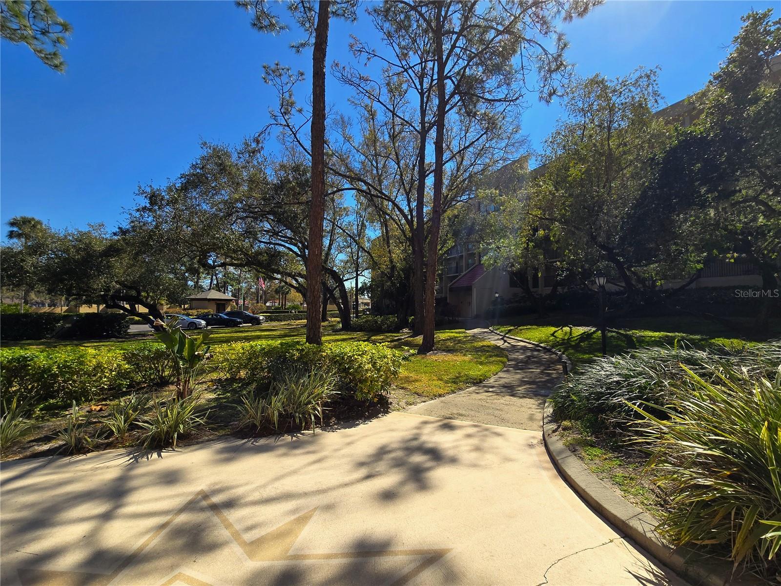 Image 33 of 59 For 3078 Eastland Boulevard 411