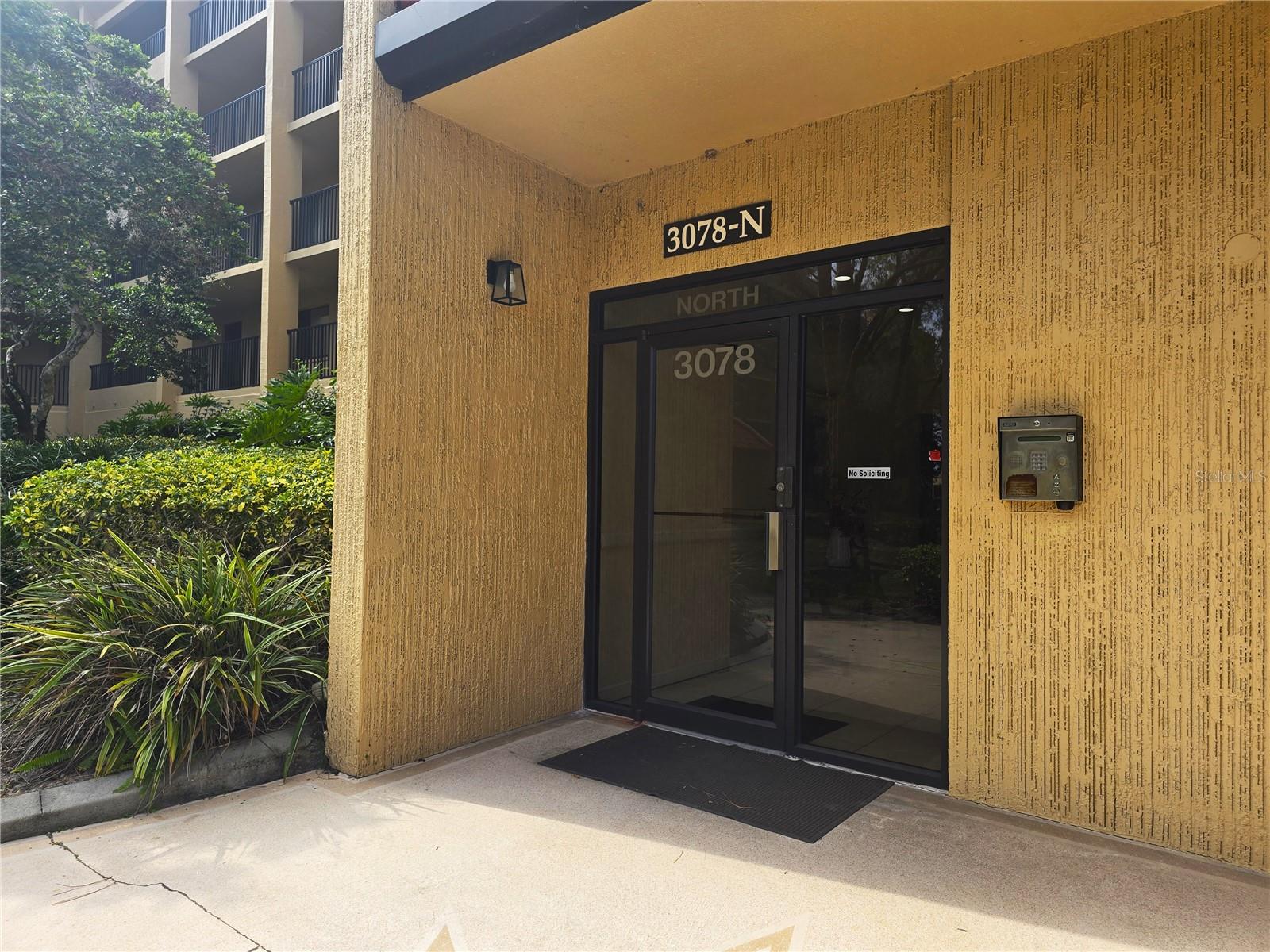 Image 36 of 59 For 3078 Eastland Boulevard 411