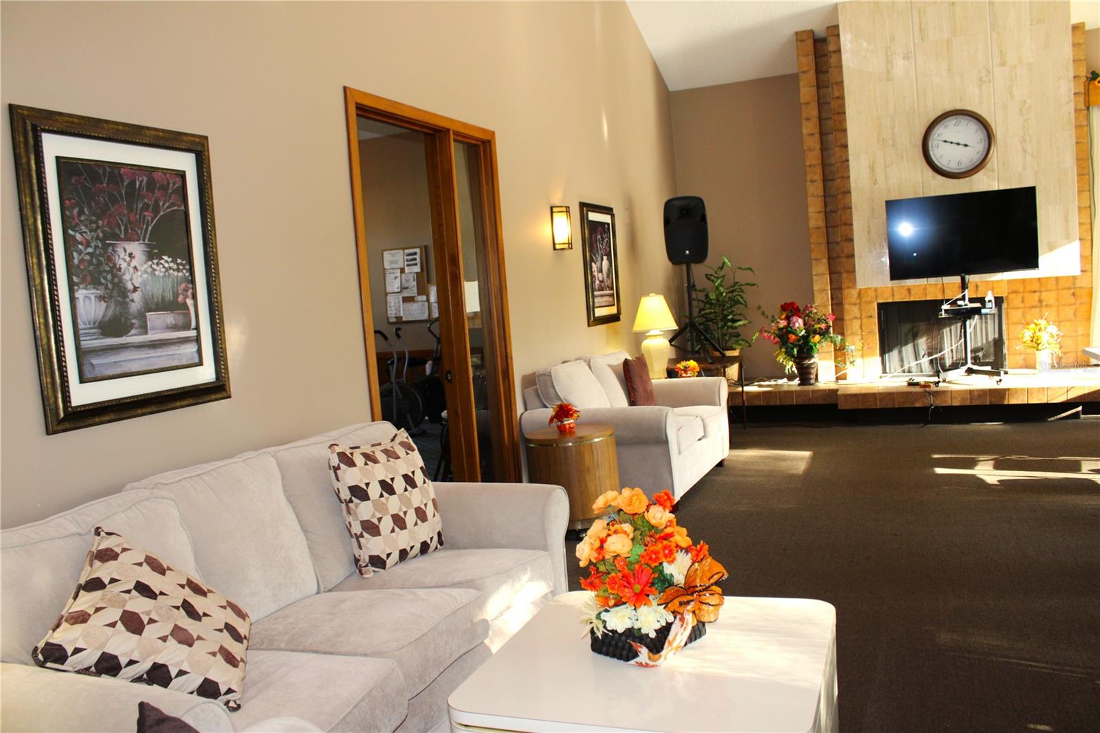 Image 44 of 59 For 3078 Eastland Boulevard 411