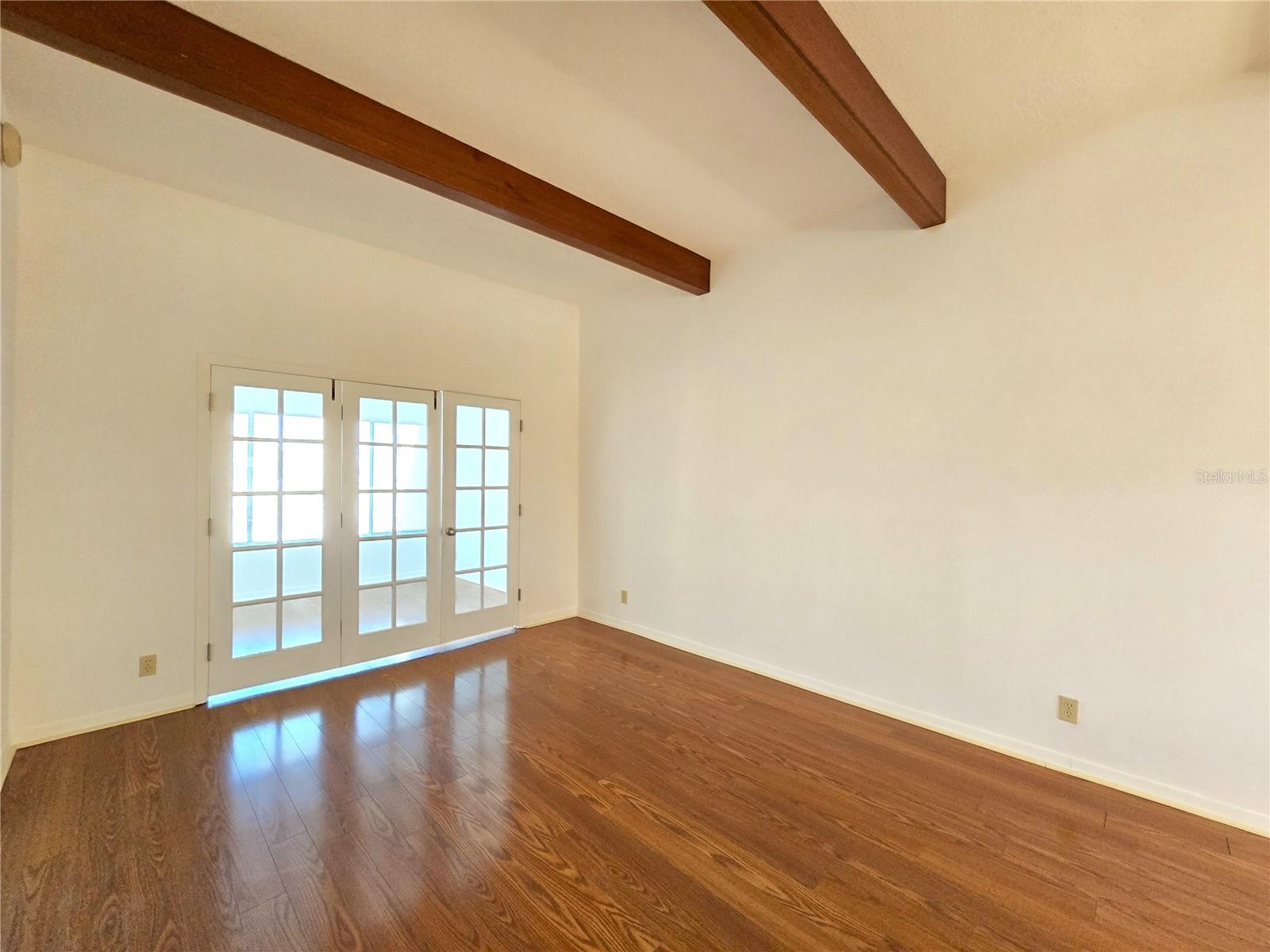 Image 7 of 59 For 3078 Eastland Boulevard 411