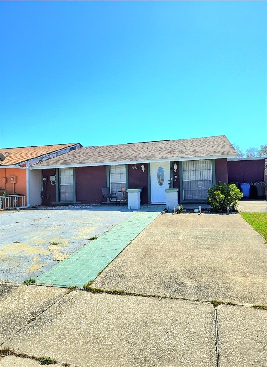 Listing Details for 8589 Briar Grove Circle, TAMPA, FL 33615