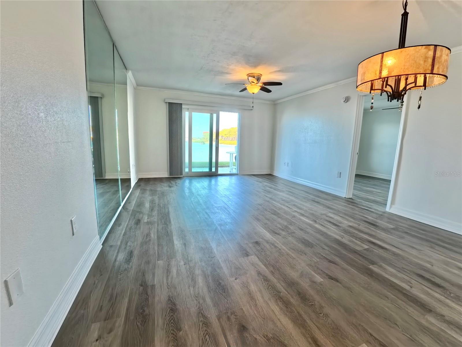 Image 13 of 39 For 464 Paula Drive 115