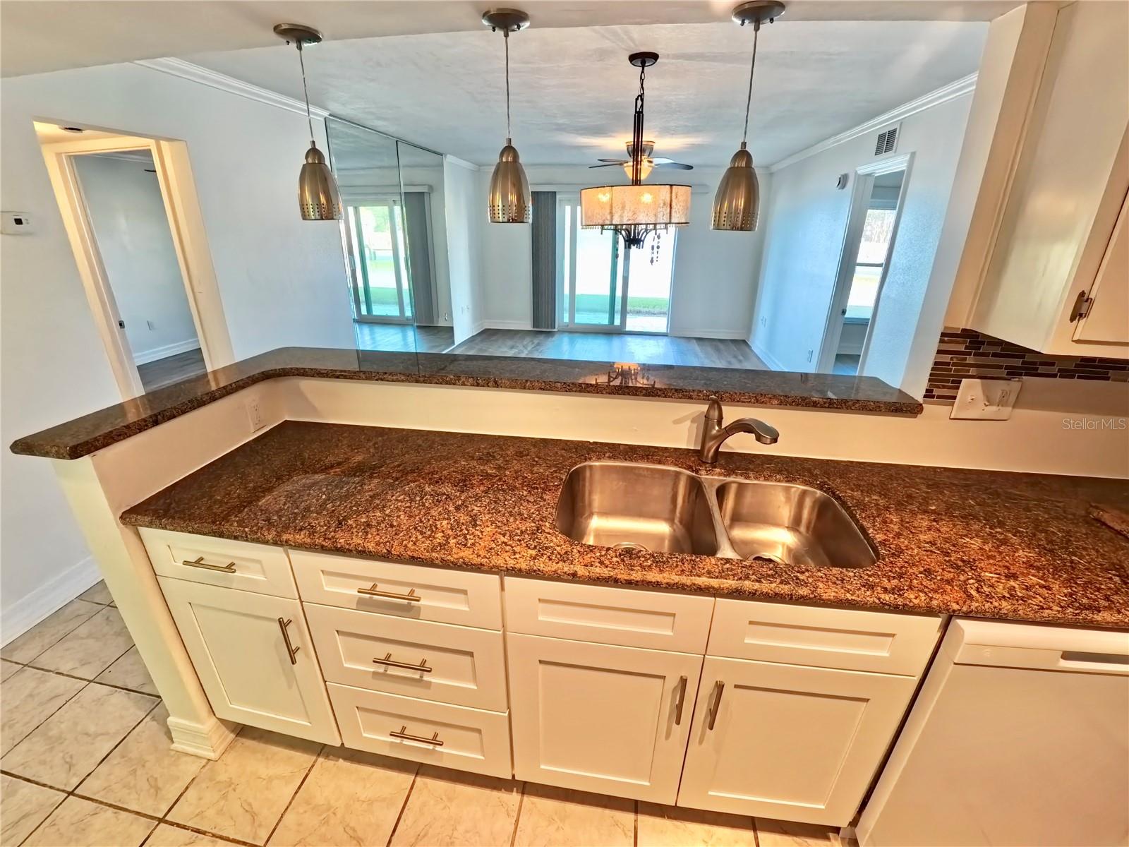 Image 23 of 39 For 464 Paula Drive 115