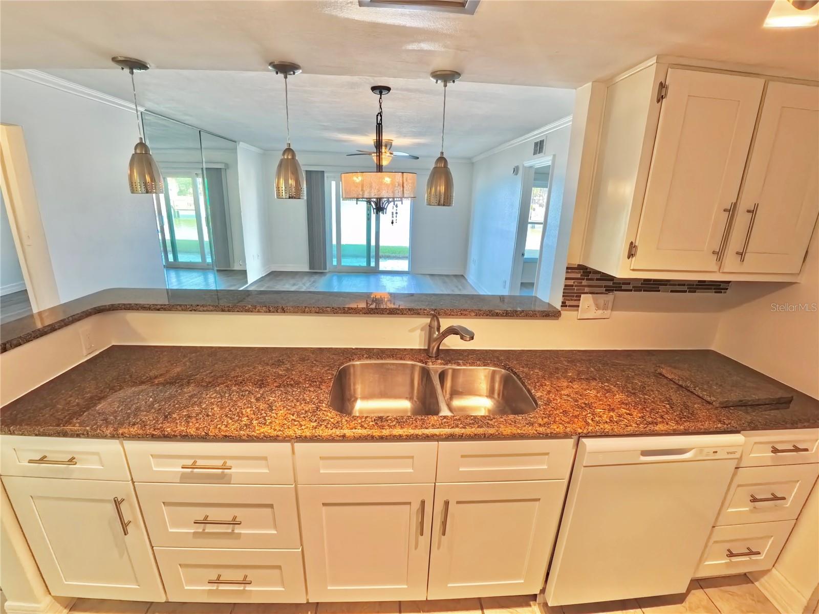 Image 24 of 39 For 464 Paula Drive 115