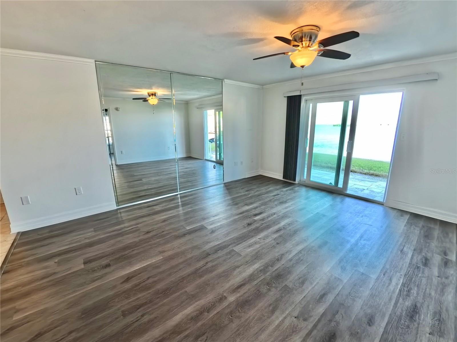 Image 26 of 39 For 464 Paula Drive 115