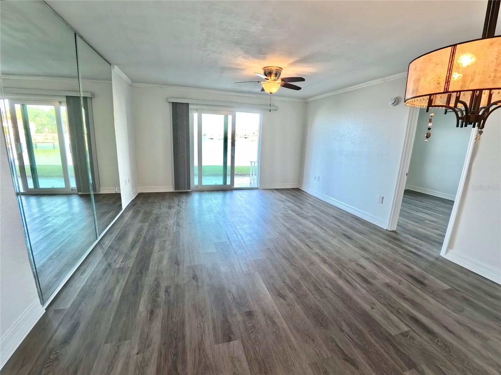 Image 27 of 39 For 464 Paula Drive 115