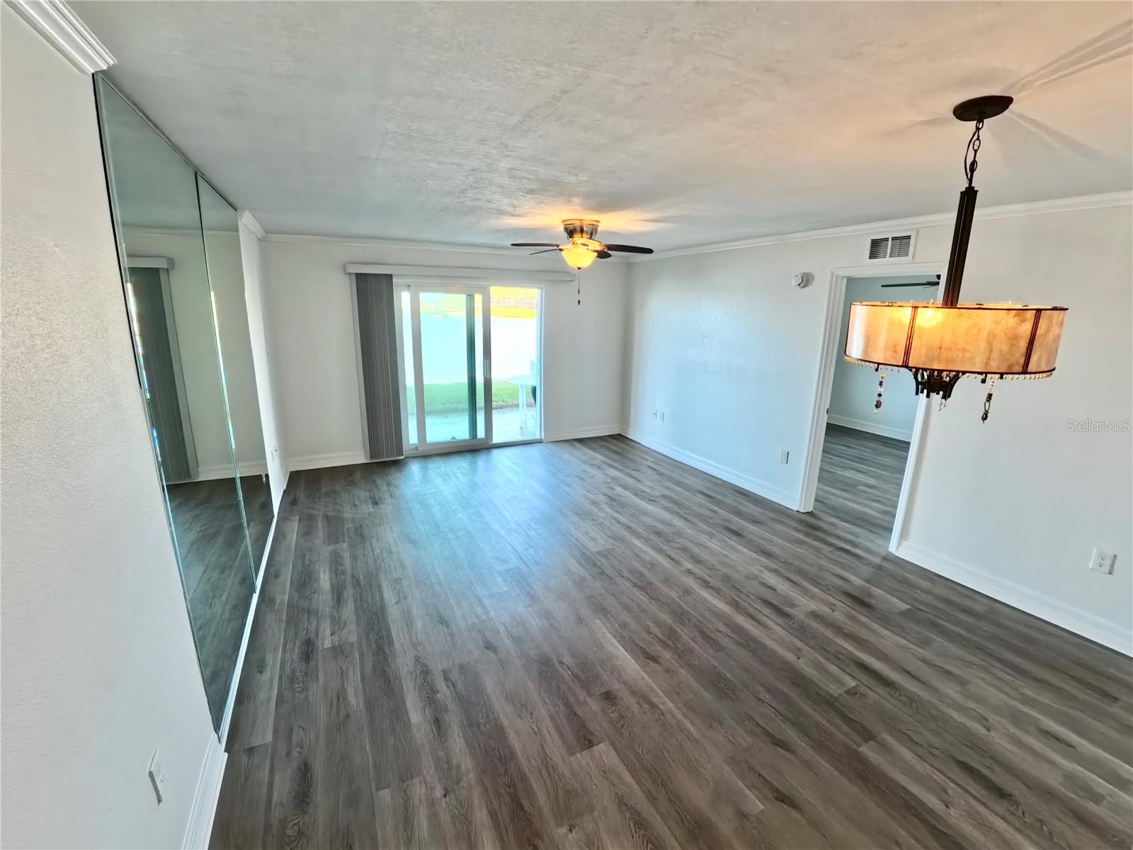 Image 30 of 39 For 464 Paula Drive 115