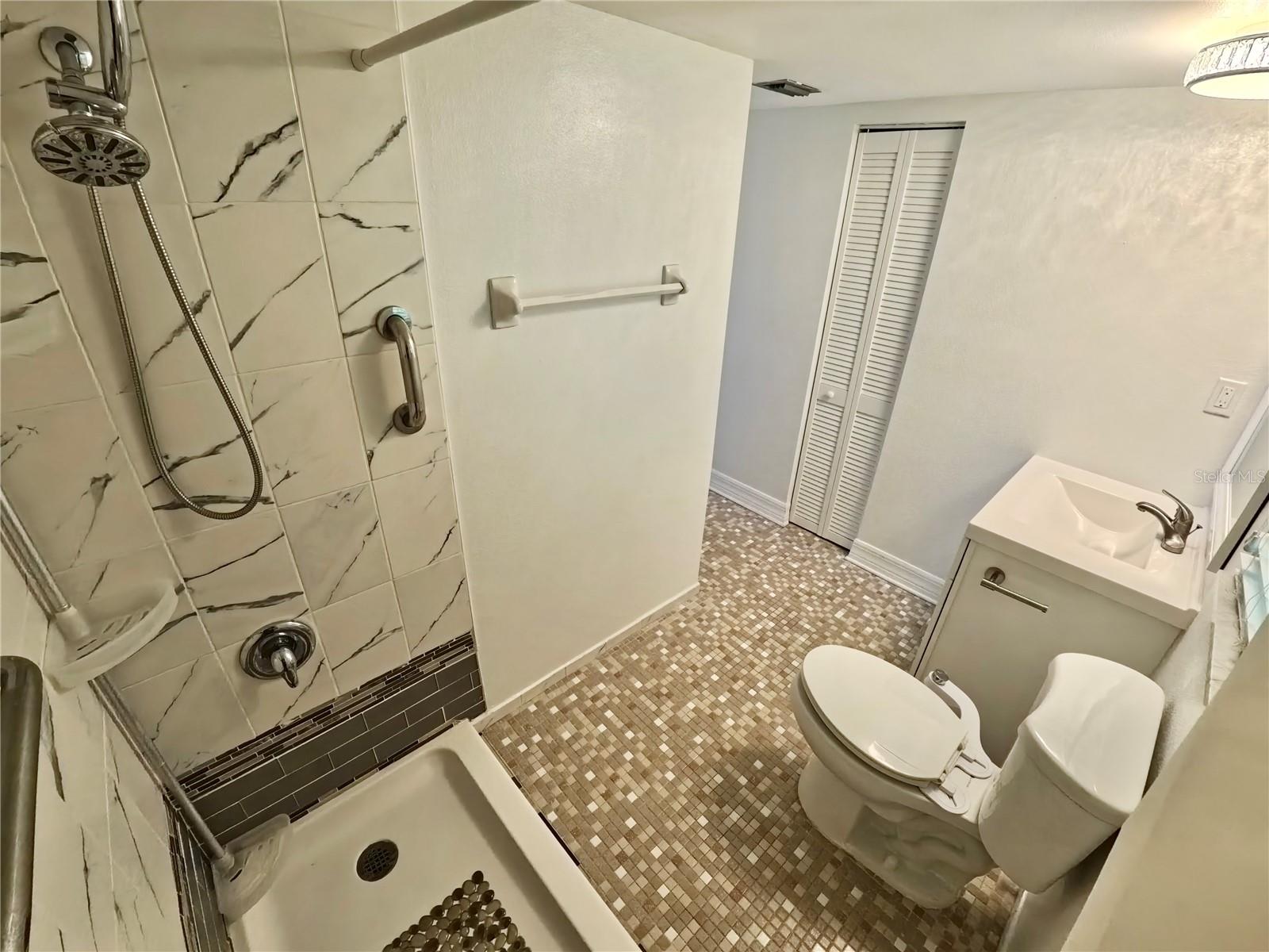 Image 40 of 45 For 464 Paula Drive 115