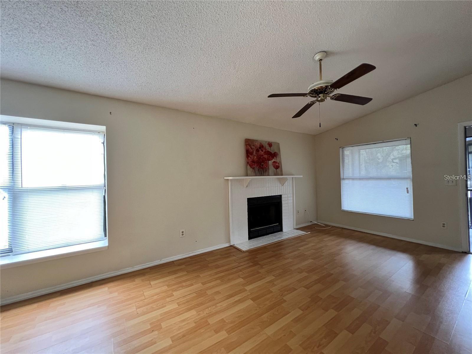 Image 9 of 14 For 4015 Angel Oak Court 203