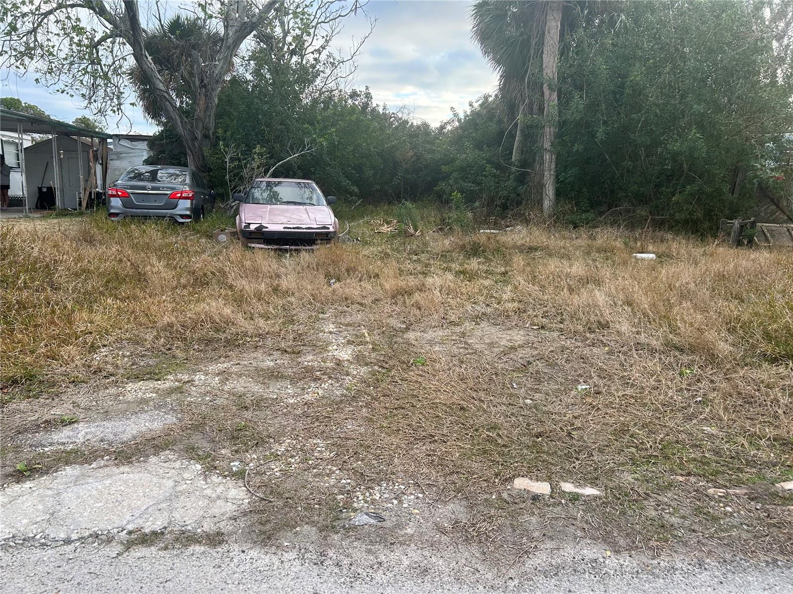 Listing photo id 0 for 6514 Eleanor Drive