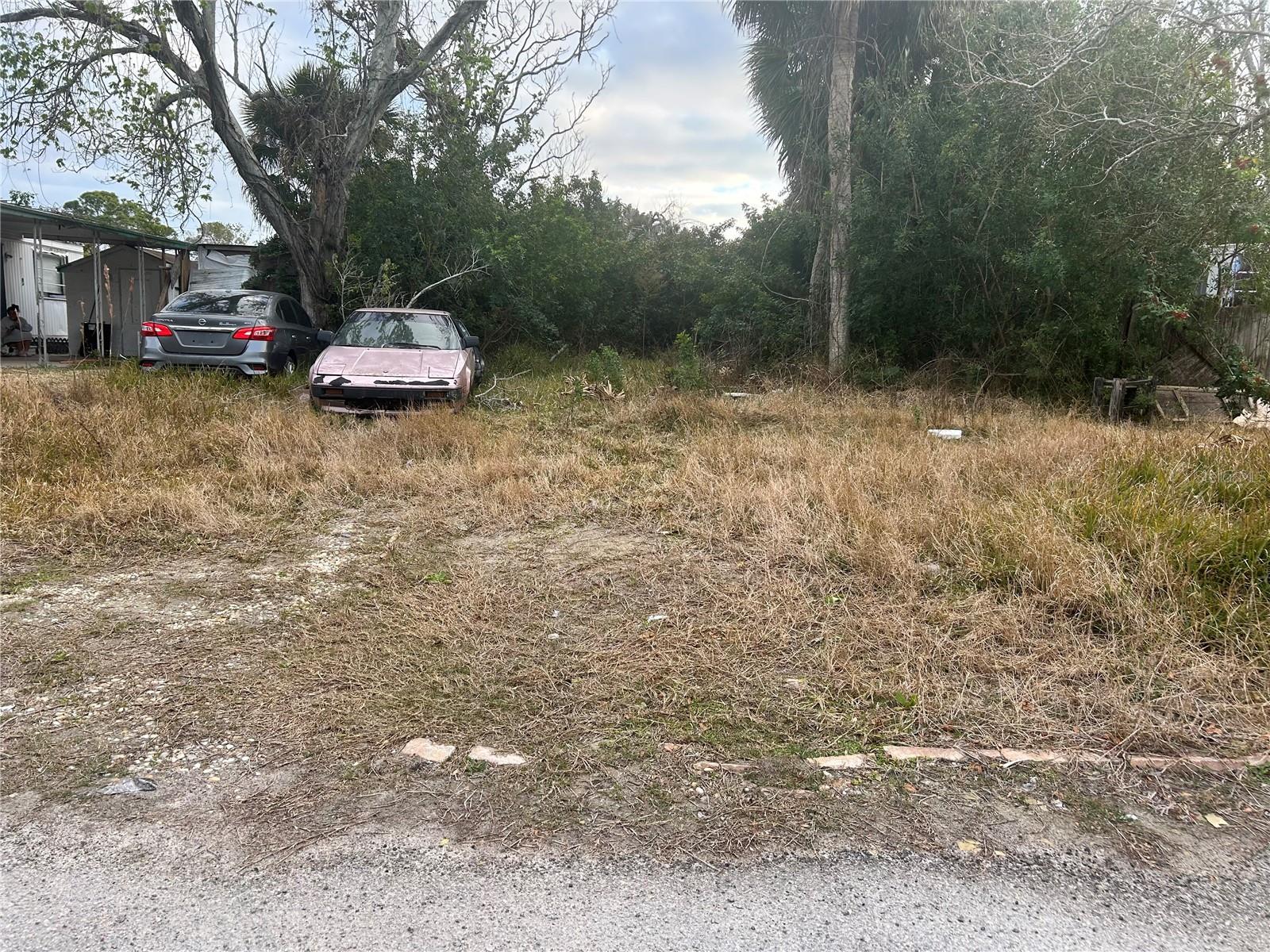 Listing photo id 1 for 6514 Eleanor Drive