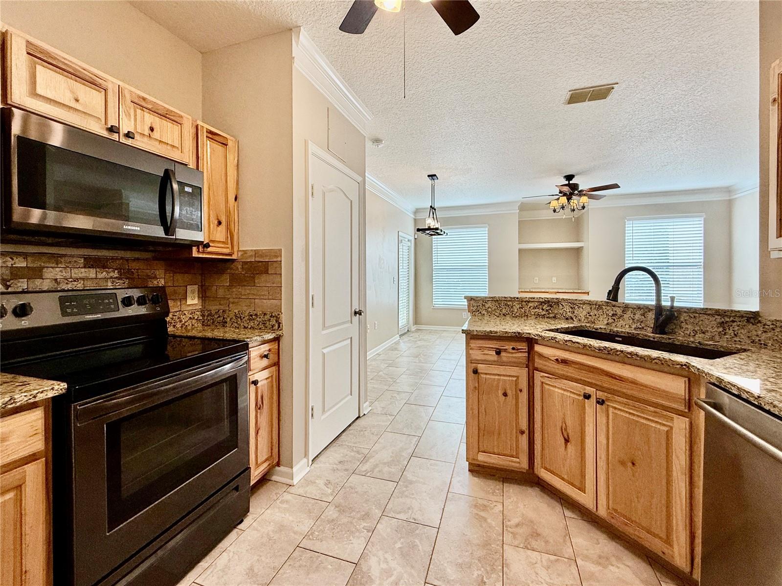 Image 15 of 57 For 18013 Villa Creek Drive