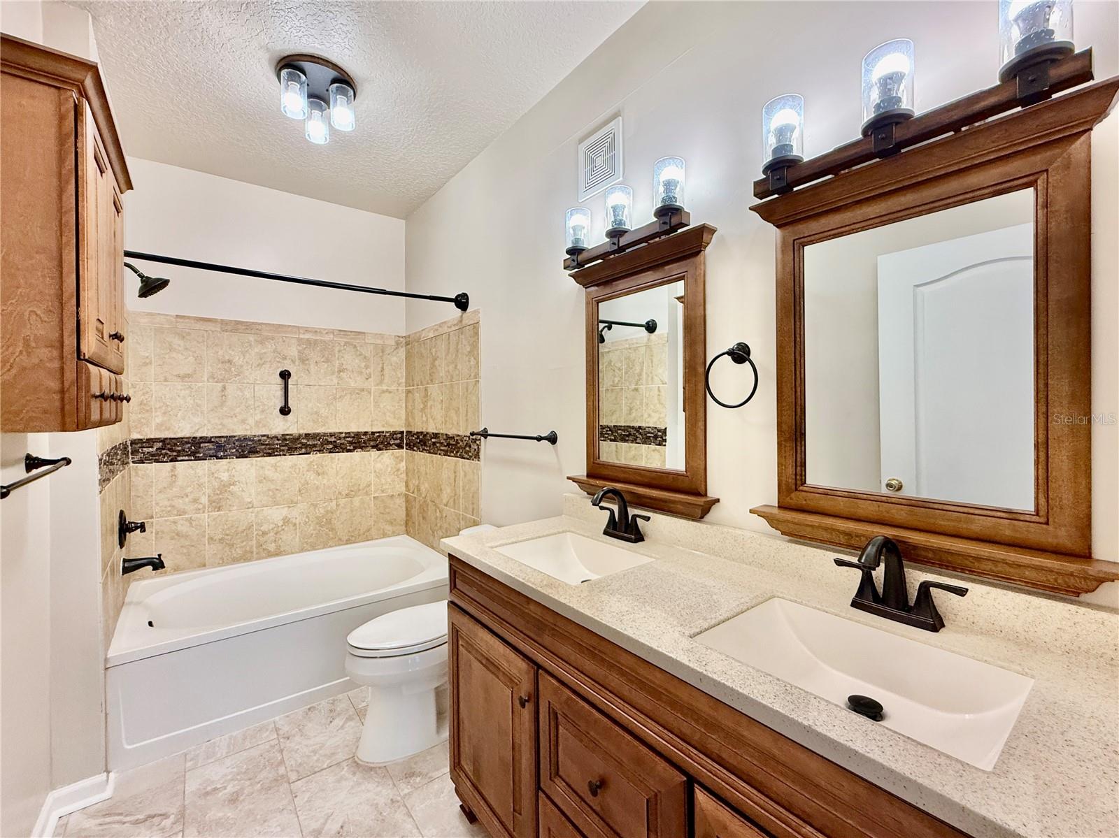 Image 23 of 57 For 18013 Villa Creek Drive