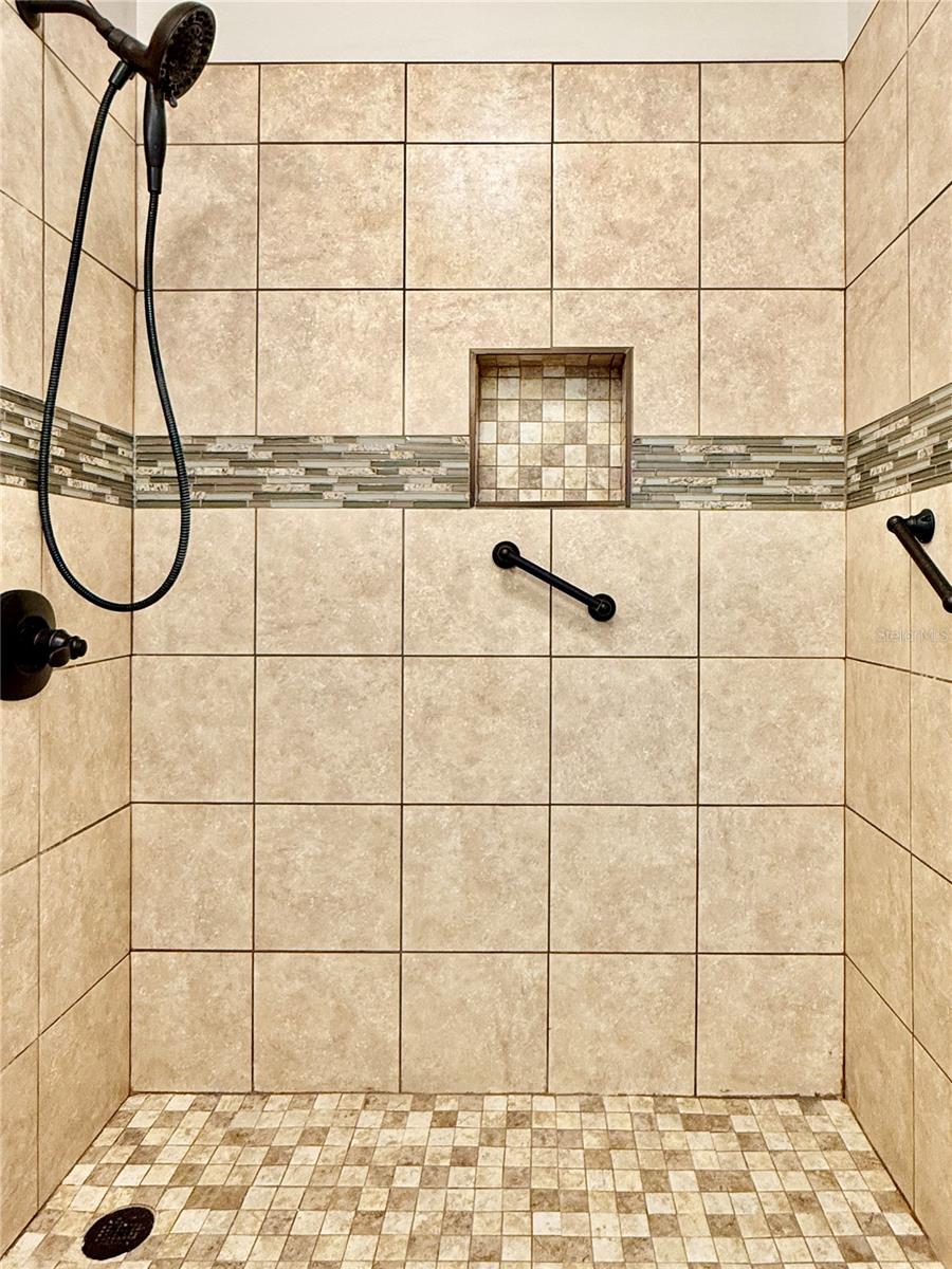 Image 33 of 57 For 18013 Villa Creek Drive