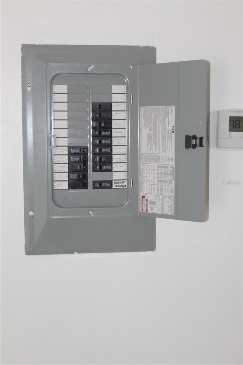 Image 25 of 39 For 3425 Tricon Lane 14