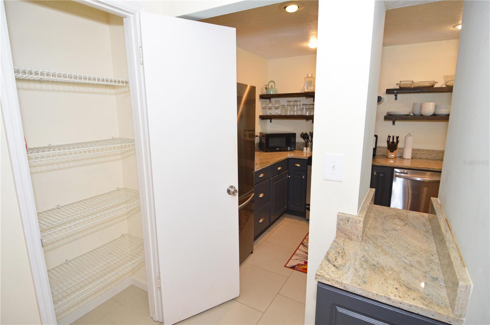 Image 11 of 100 For 3873 Pompano Drive Se D