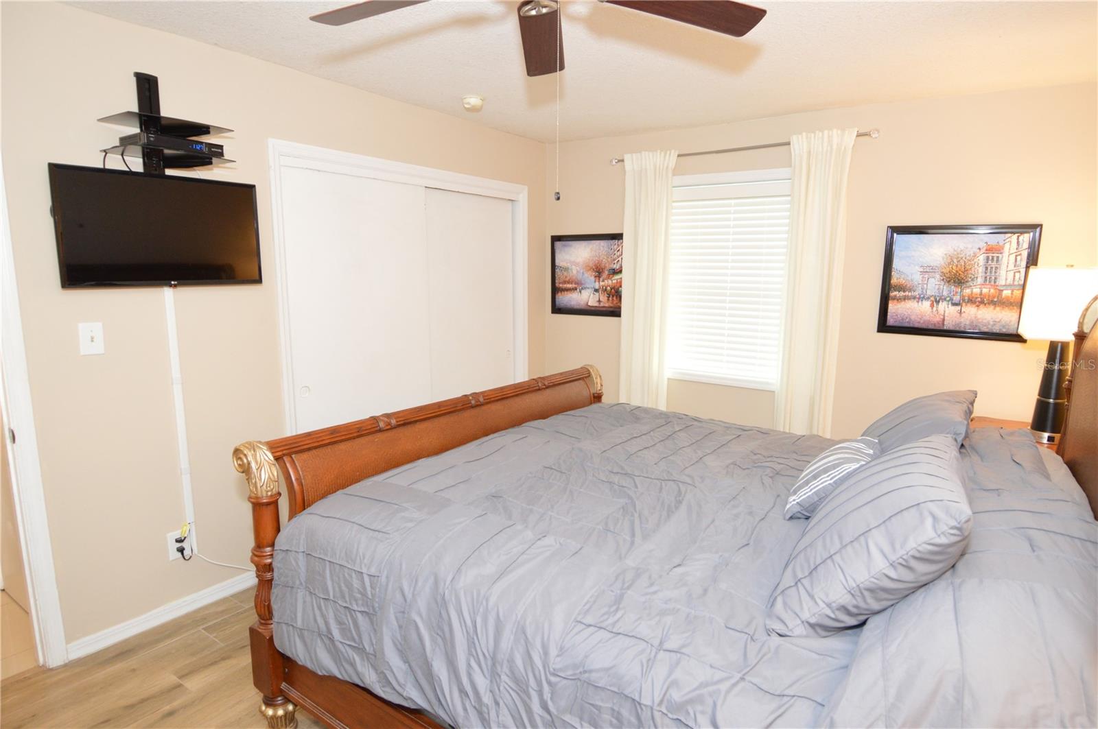 Image 33 of 100 For 3873 Pompano Drive Se D