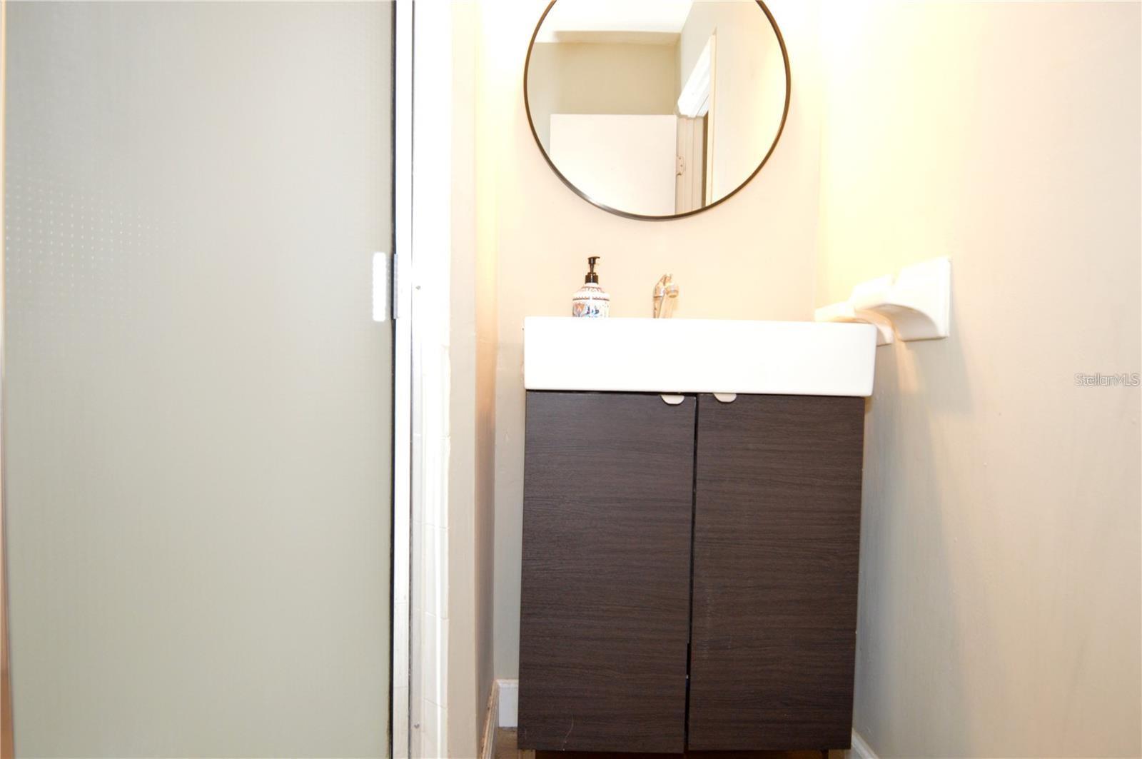 Image 43 of 100 For 3873 Pompano Drive Se D