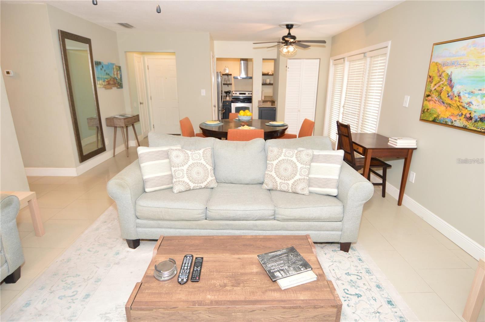 Image 6 of 100 For 3873 Pompano Drive Se D