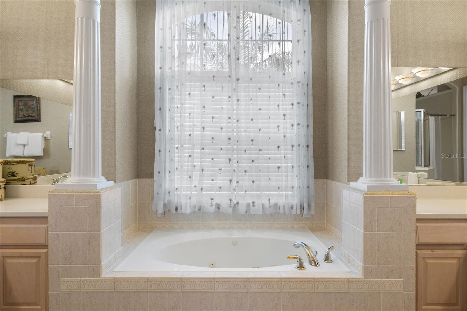 Image 19 of 50 For 7939 Sea Pearl Circle