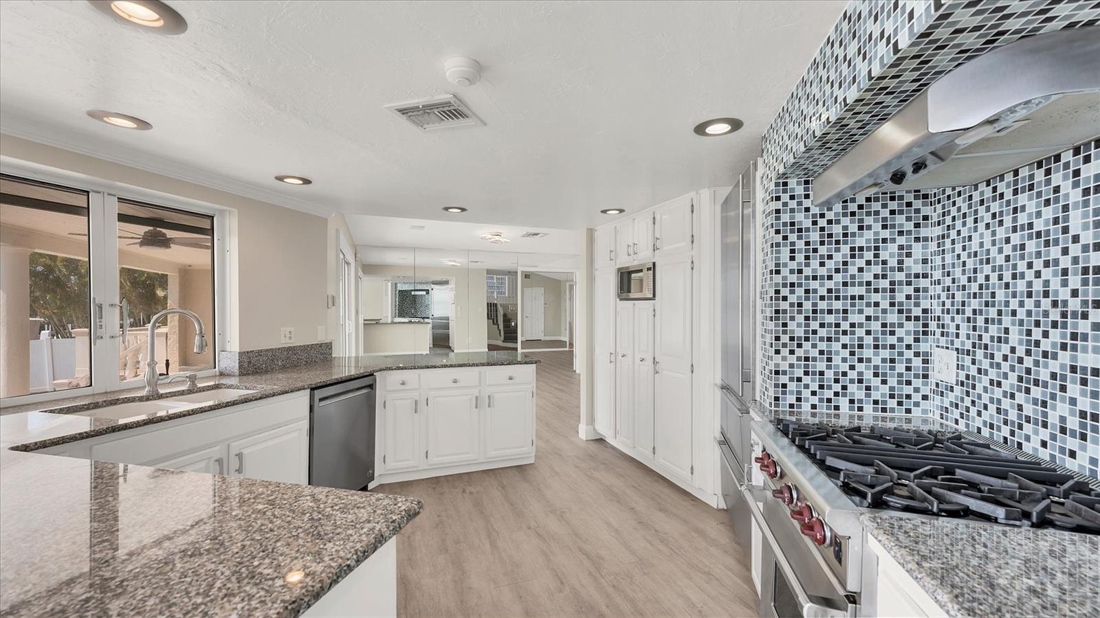 Image 10 of 58 For 120 Sands Point Drive