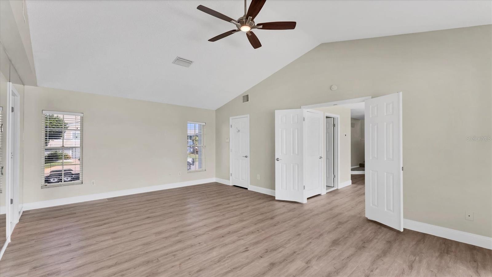 Image 17 of 58 For 120 Sands Point Drive