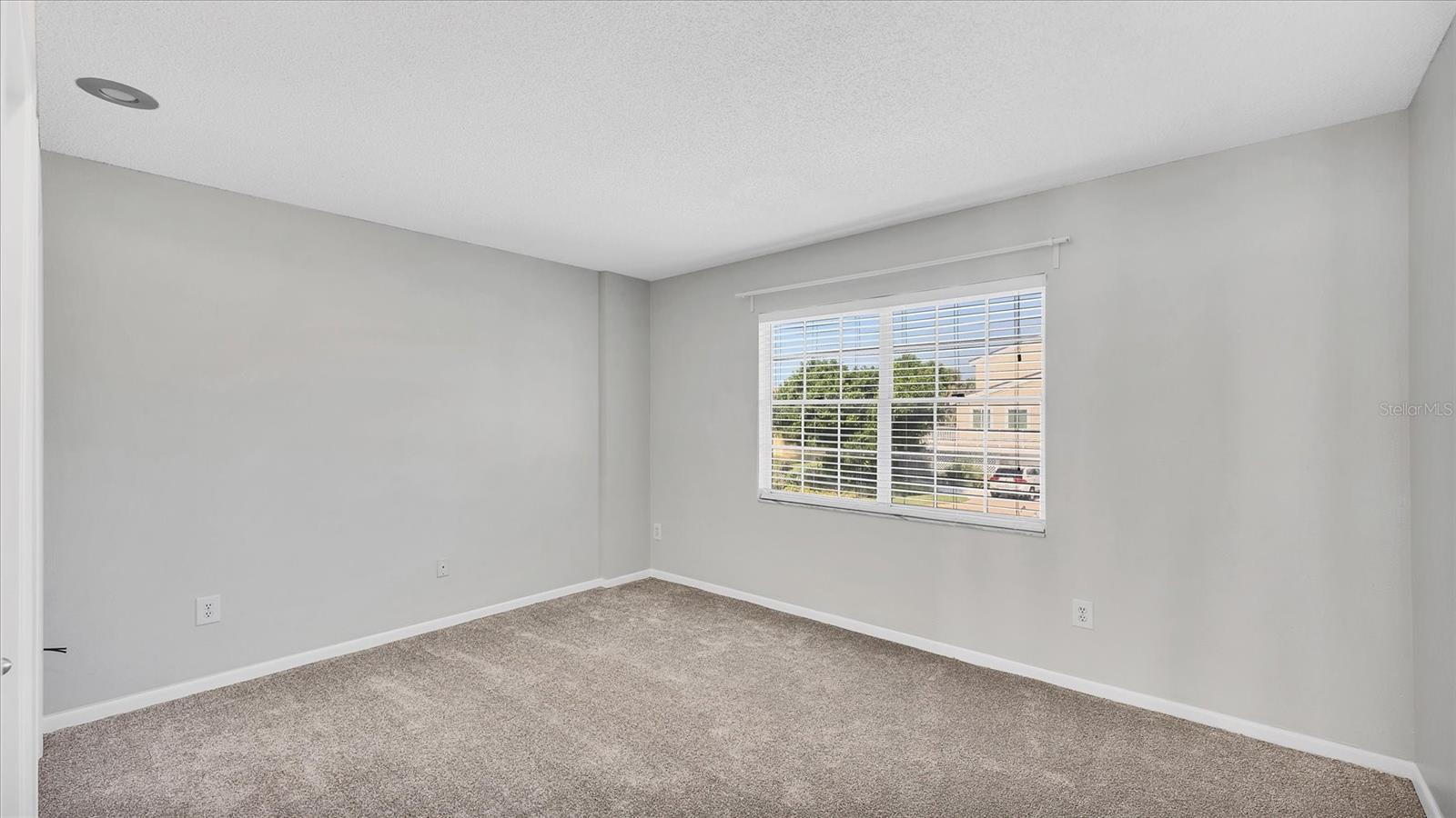 Image 27 of 58 For 120 Sands Point Drive