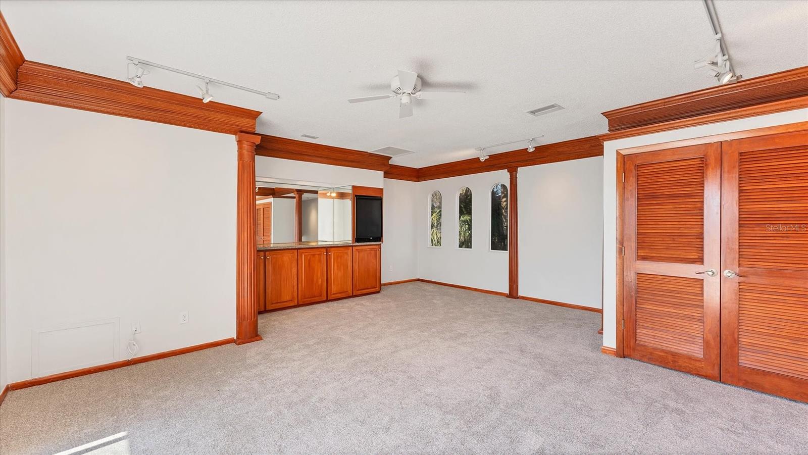 Image 31 of 58 For 120 Sands Point Drive