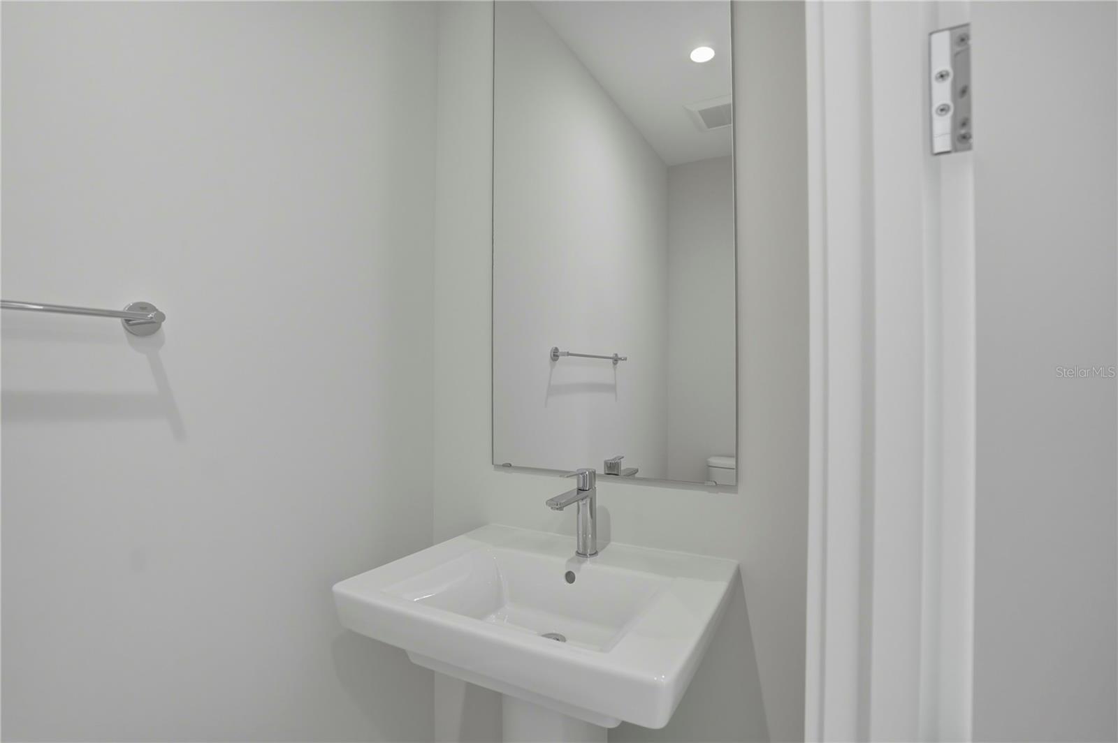 Image 11 of 39 For 275 1st Avenue S 3908