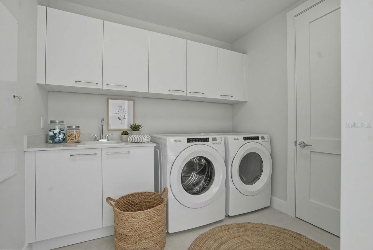 Image 12 of 39 For 275 1st Avenue S 3908