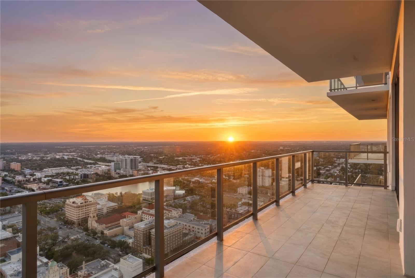 Image 14 of 39 For 275 1st Avenue S 3908