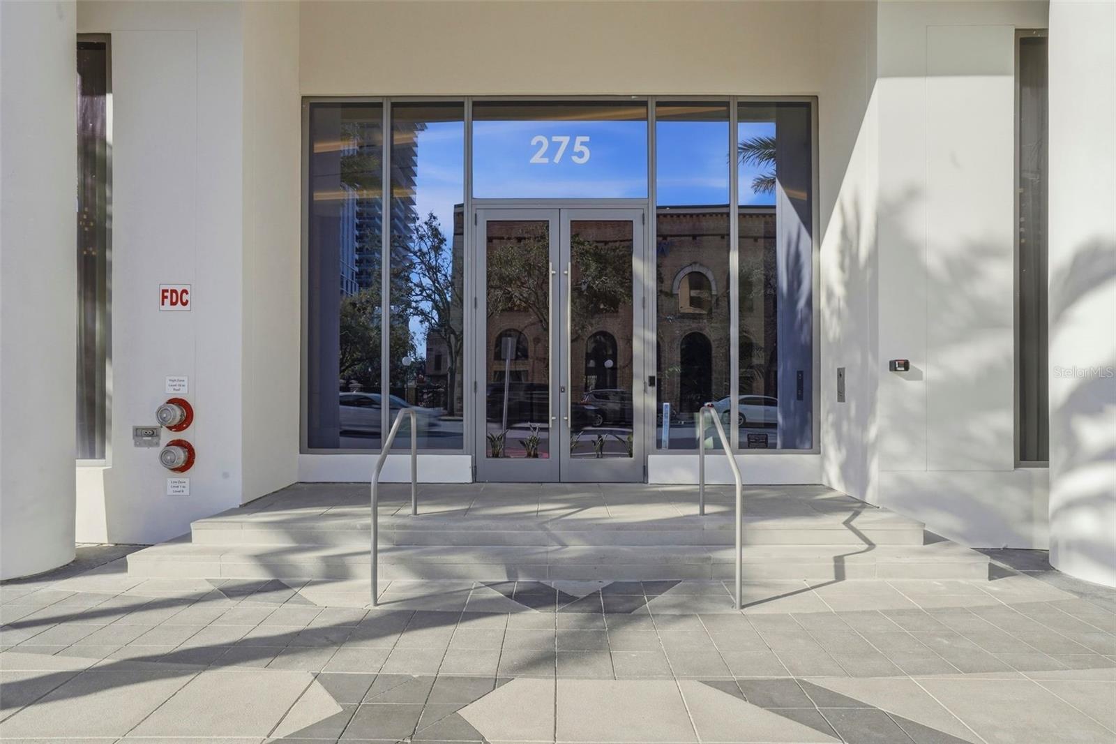 Image 3 of 39 For 275 1st Avenue S 3908