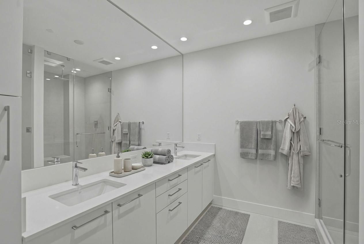 Image 8 of 39 For 275 1st Avenue S 3908