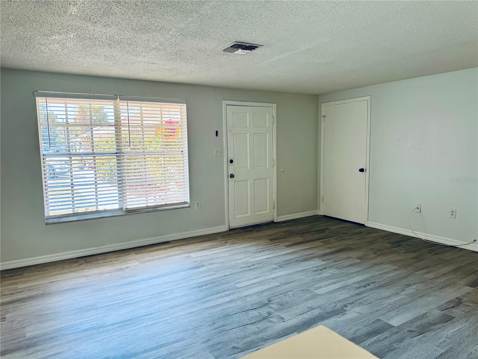 Image 6 of 18 For 7116-7118 Green Street