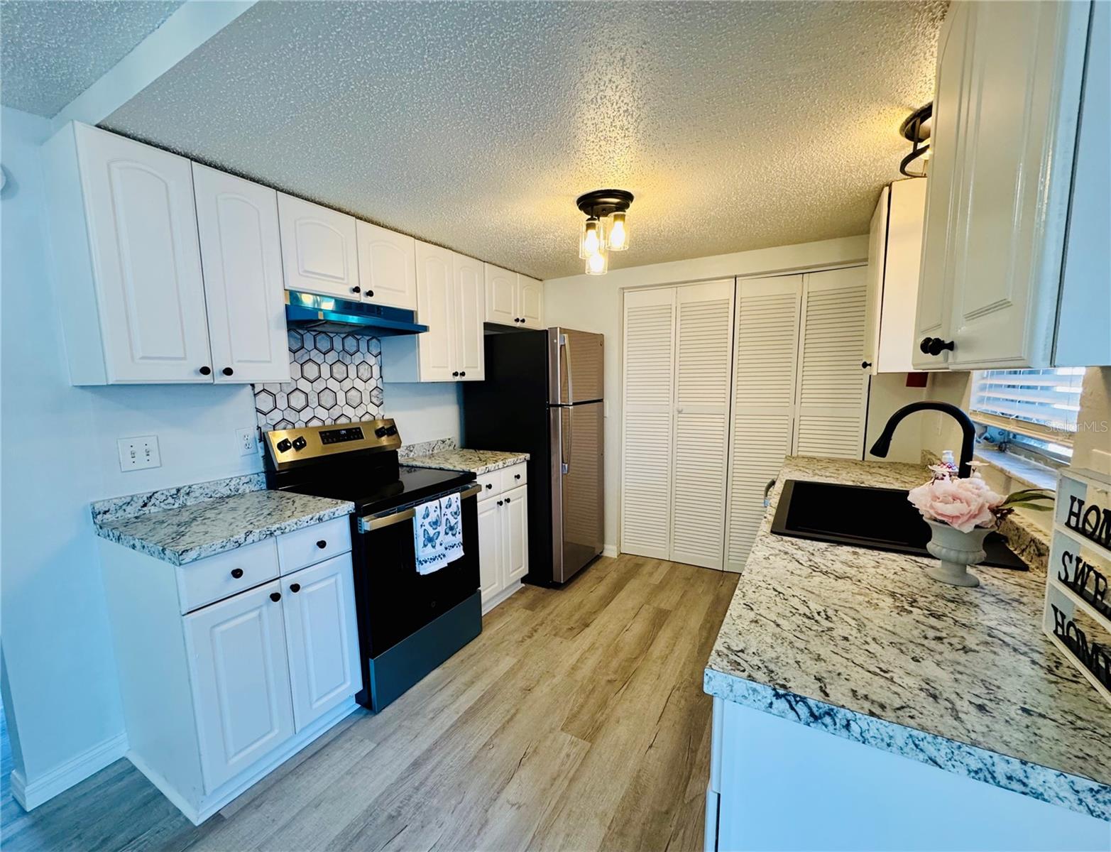 Image 8 of 18 For 7116-7118 Green Street