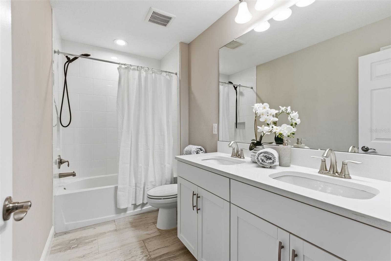 Image 35 of 52 For 17674 Everlong Drive