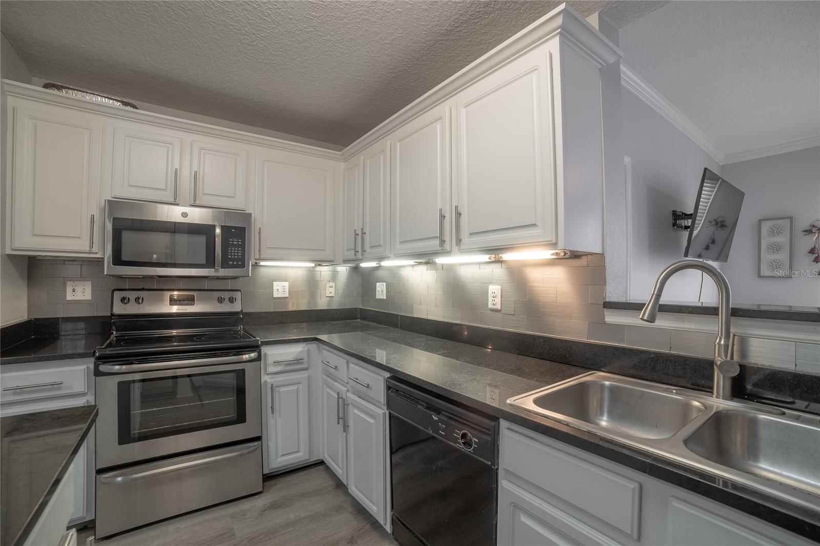 Image 18 of 51 For 501 Knights Run Avenue 1326