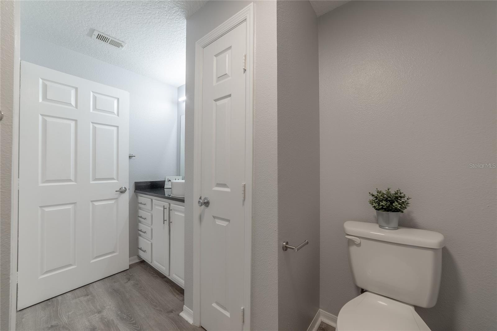 Image 38 of 51 For 501 Knights Run Avenue 1326