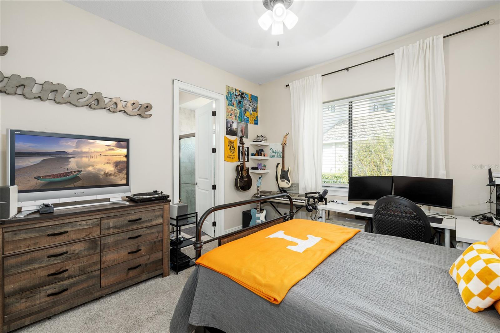 Image 31 of 59 For 16406 Chapman Crossing Drive