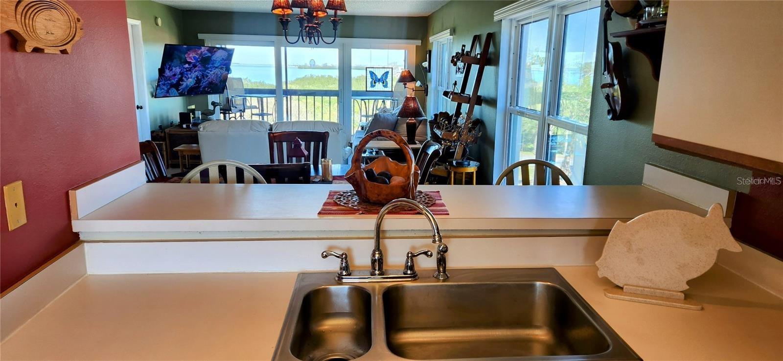 Image 14 of 44 For 1806 Mariner Drive 318