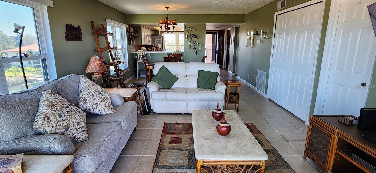 Image 24 of 44 For 1806 Mariner Drive 318