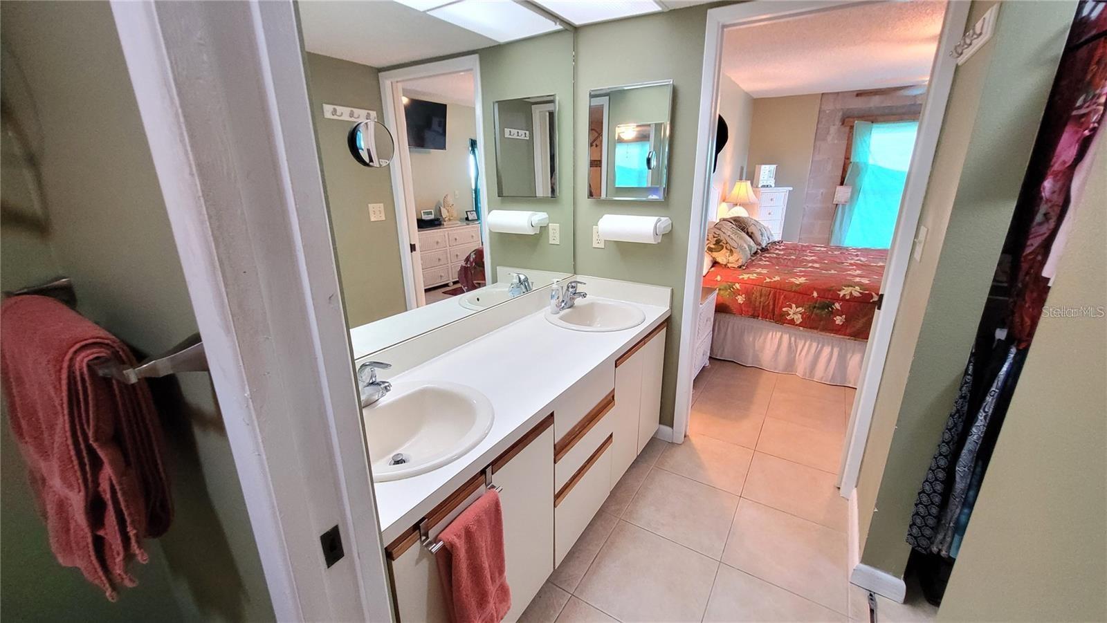 Image 29 of 44 For 1806 Mariner Drive 318