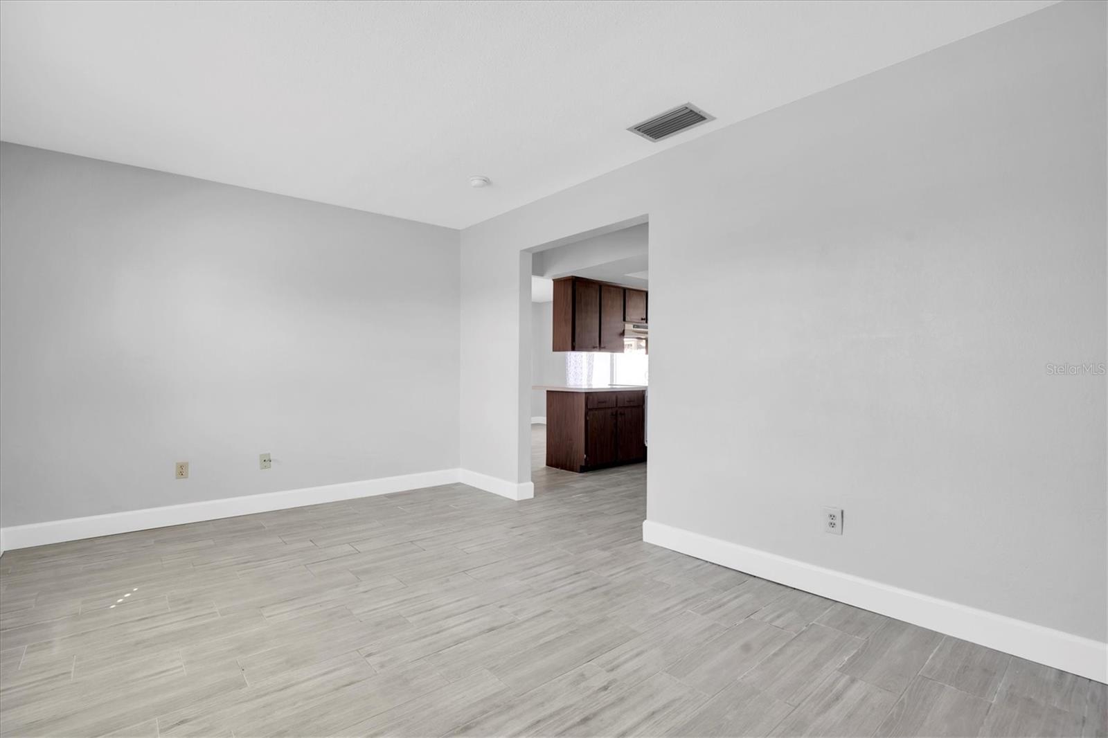 Image 14 of 27 For 3401 37th Street N