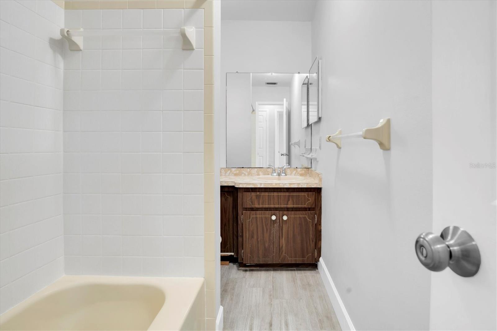 Image 17 of 27 For 3401 37th Street N