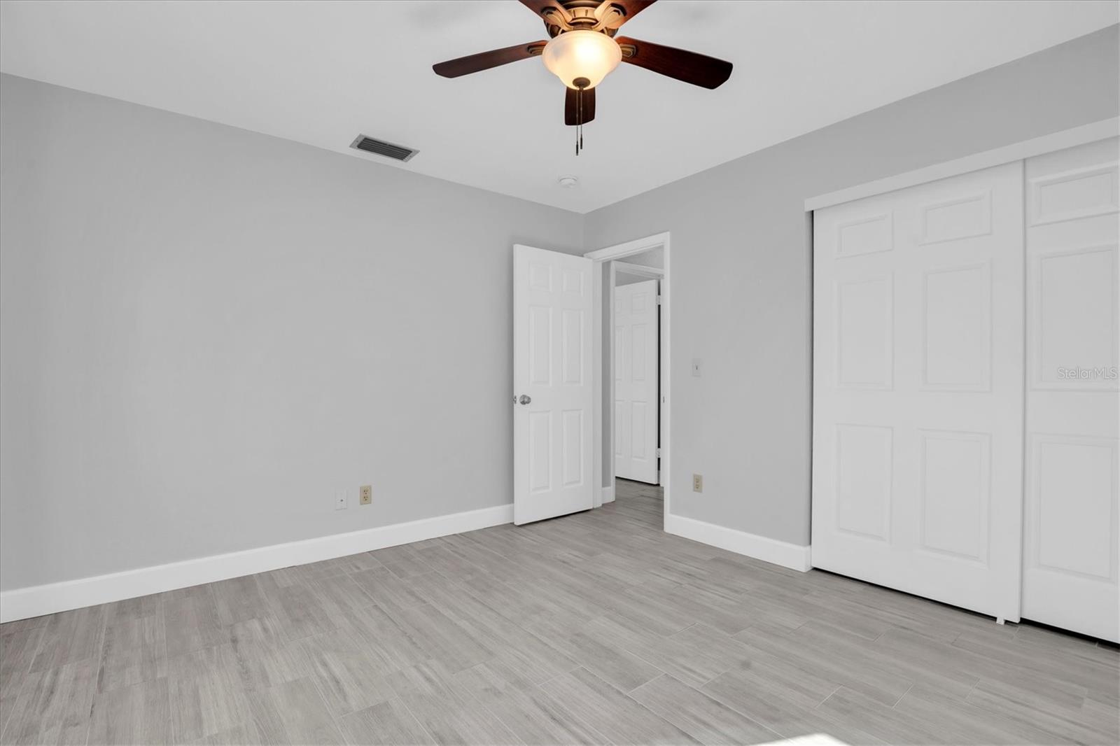 Image 20 of 27 For 3401 37th Street N