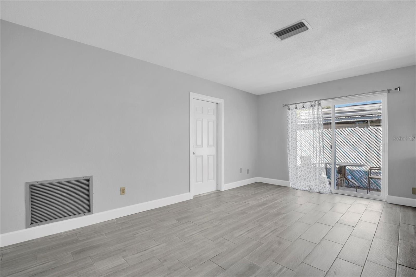 Image 6 of 27 For 3401 37th Street N