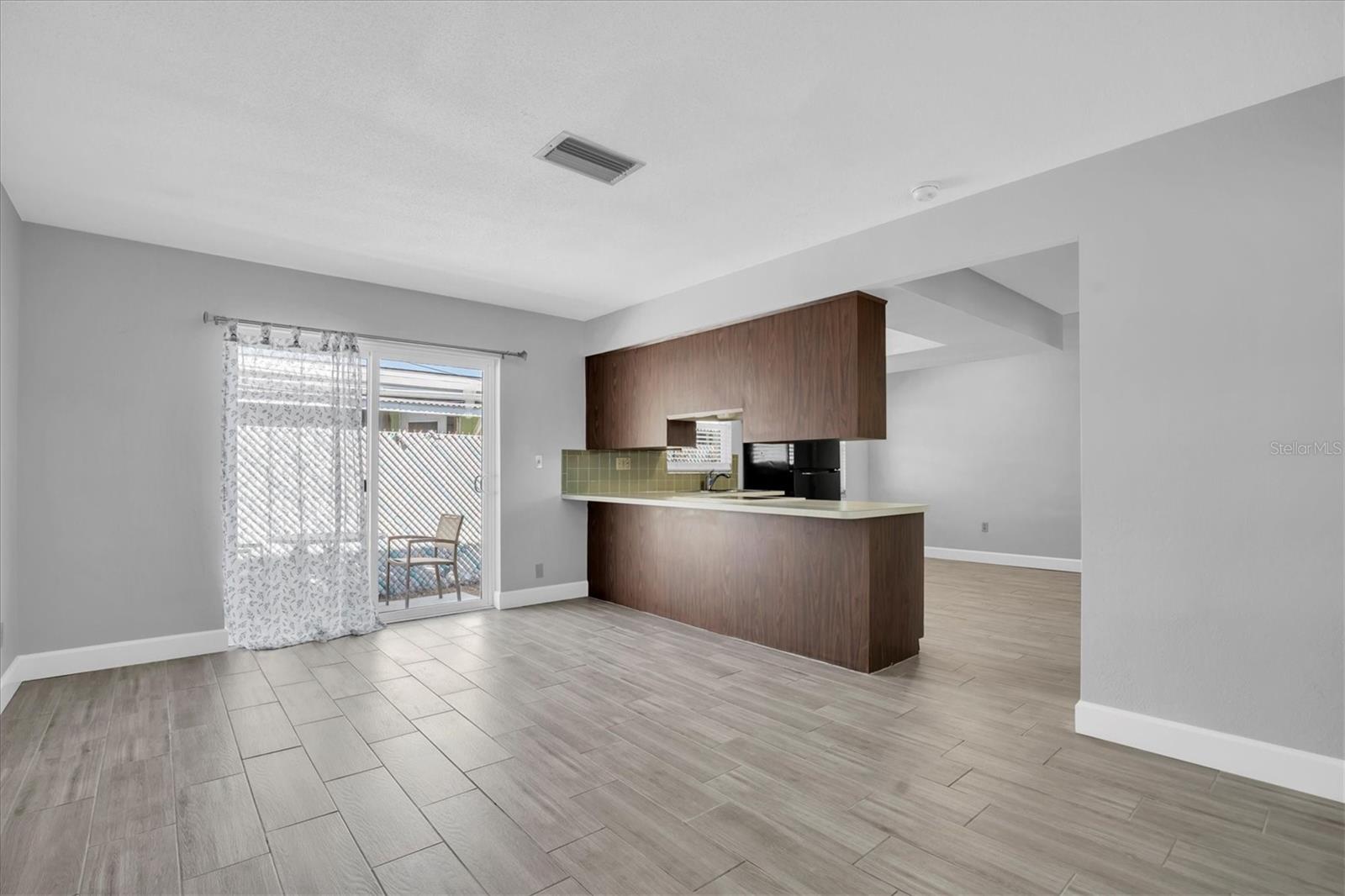 Image 7 of 27 For 3401 37th Street N