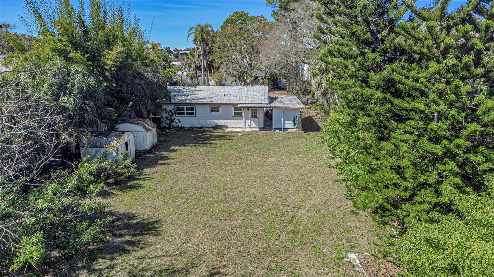 Image 13 of 17 For 1820 Sutherland Drive W