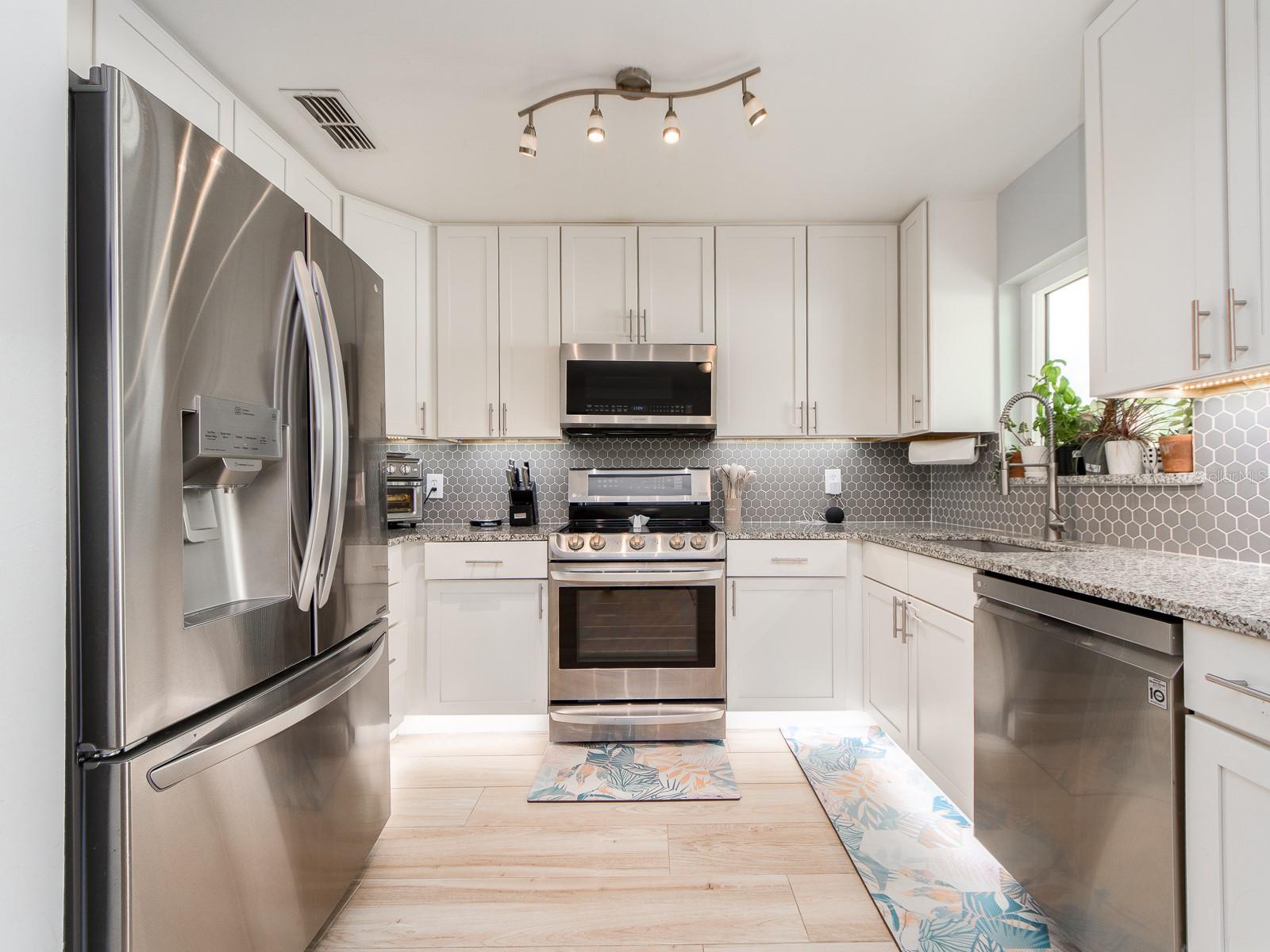 Image 10 of 37 For 12410 Cumberland Drive