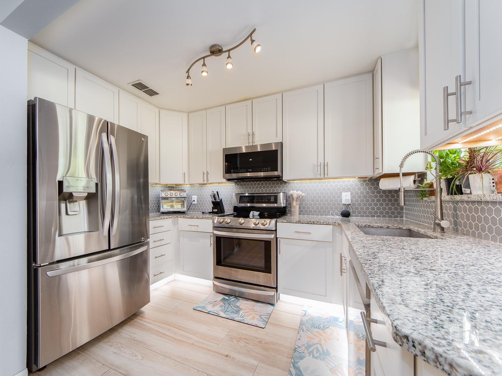 Image 11 of 37 For 12410 Cumberland Drive